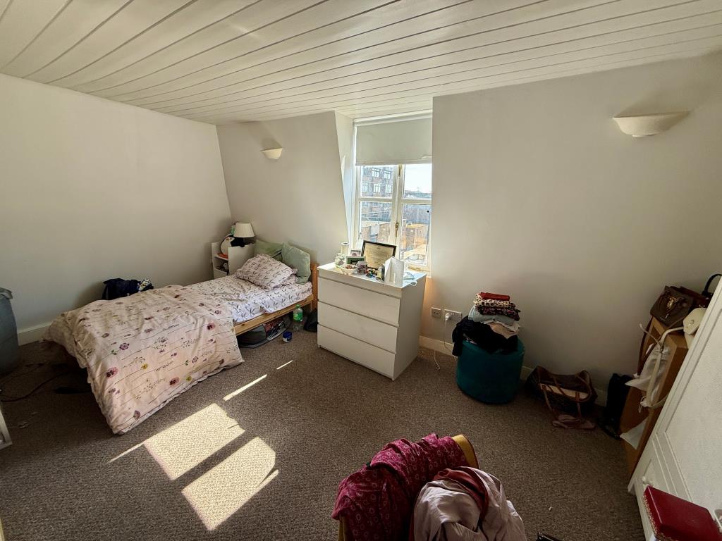 Lot: 81 - MIXED USE INVESTMENT IN TOWN CENTRE - Bedroom three